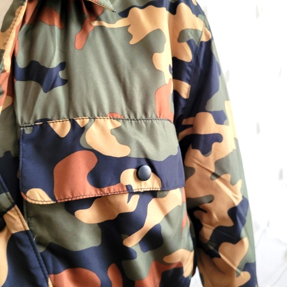 Zara Cropped Camo Puffer Jacket / Green/Black / Fits Small maybe Medium - Picture 2 of 6